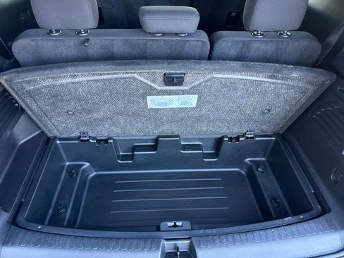 Used 2025 GMC Acadia Elevation image 30