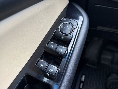 Used 2018 Ford Edge SEL w/ Equipment Group 201A image 18