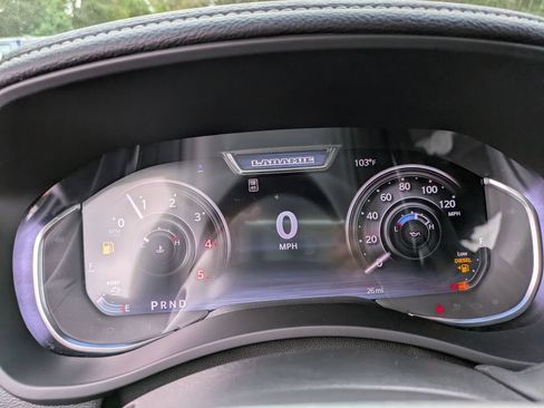 New 2026 RAM 2500 Laramie AWD/4WD image 32