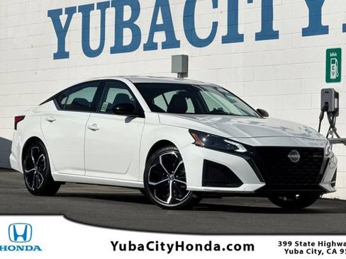 Used 2025 Nissan Altima 2.5 SR FWD image 1