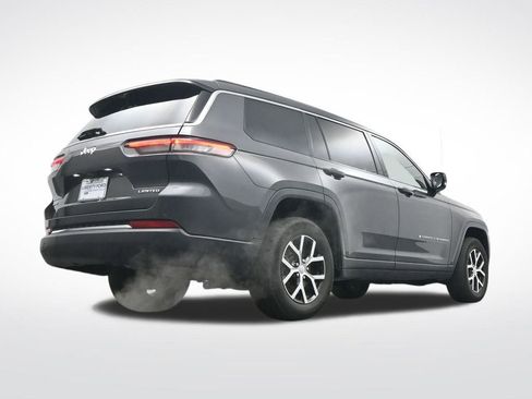 Used 2024 Jeep Grand Cherokee L Limited w/ Luxury Tech Group II image 37