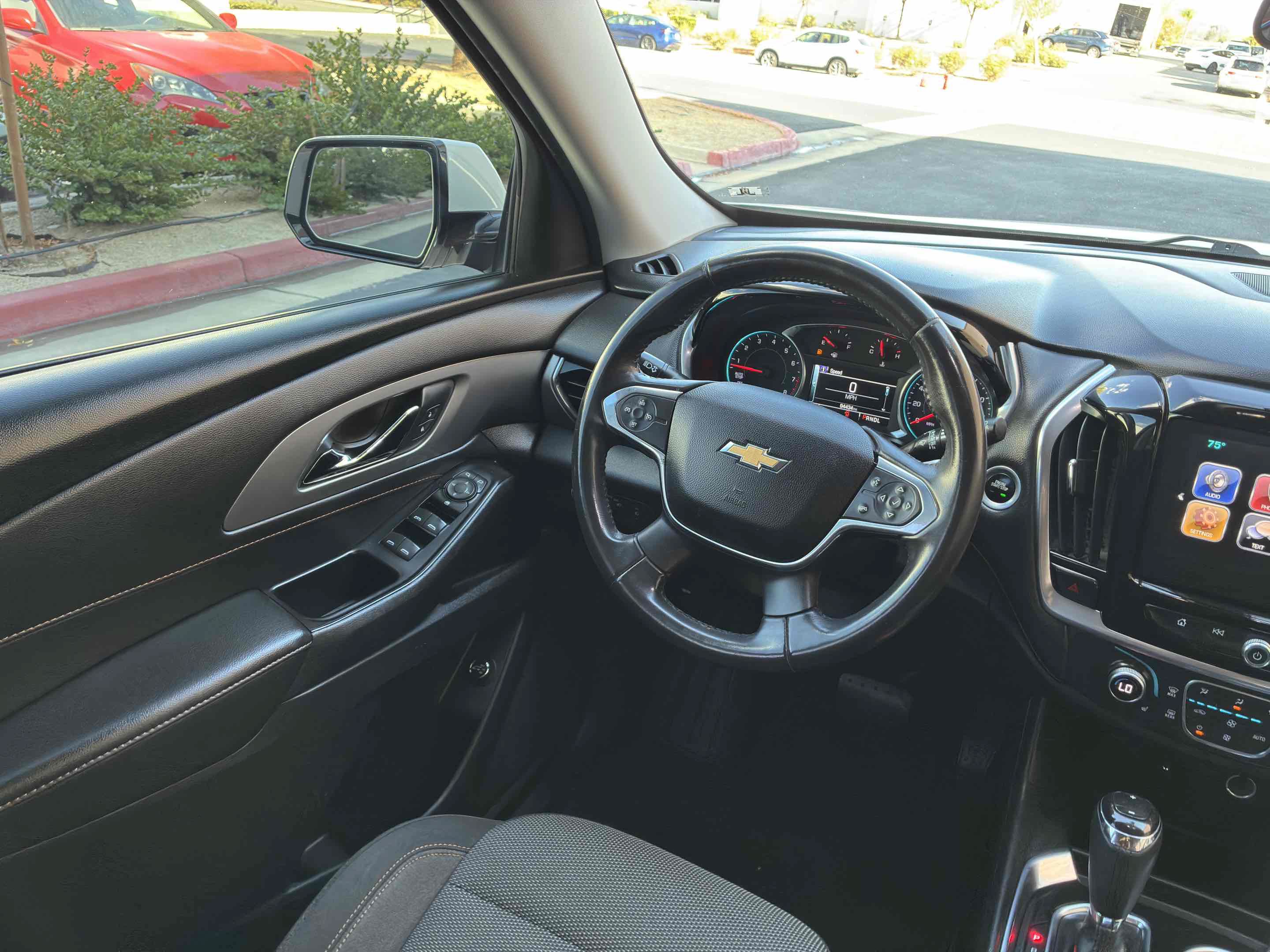 Used 2019 Chevrolet Traverse LT FWD image 17