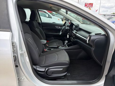 Used 2019 Kia Forte LXS FWD image 19
