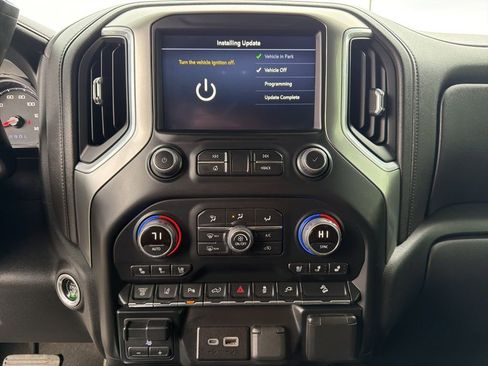 Used 2022 Chevrolet Silverado 2500 LTZ w/ LTZ Convenience Package AWD/4WD image 43