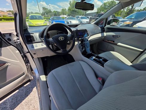 Used 2011 Toyota Venza w/ Convenience Pkg FWD image 14