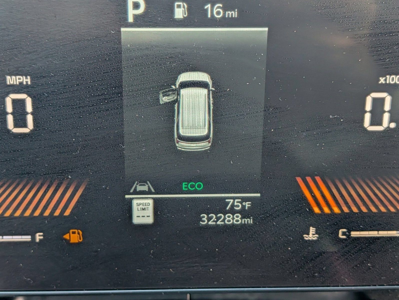 Used 2025 Kia Carnival EX FWD image 27