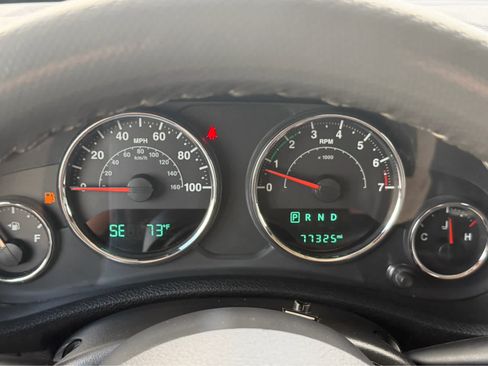 Used 2018 Jeep Wrangler Unlimited Sahara AWD/4WD image 16