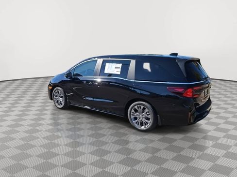 New 2026 Honda Odyssey Touring image 6