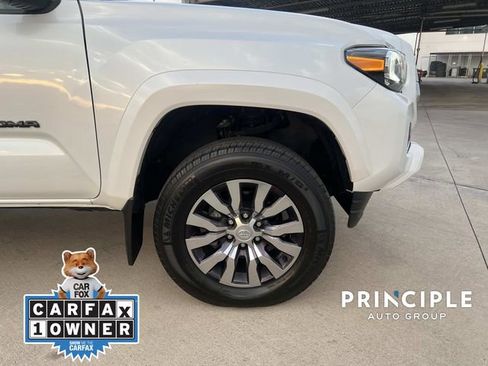 Used 2022 Toyota Tacoma Limited AWD/4WD image 4