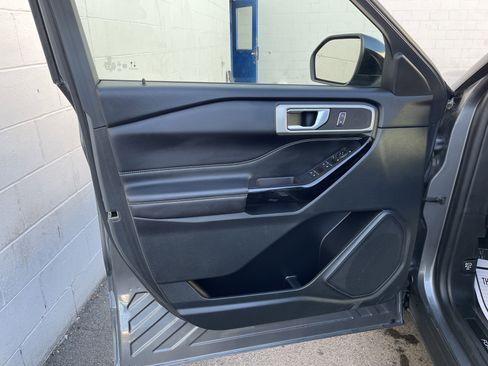 Used 2023 Ford Explorer ST w/ ST Street Pack image 16