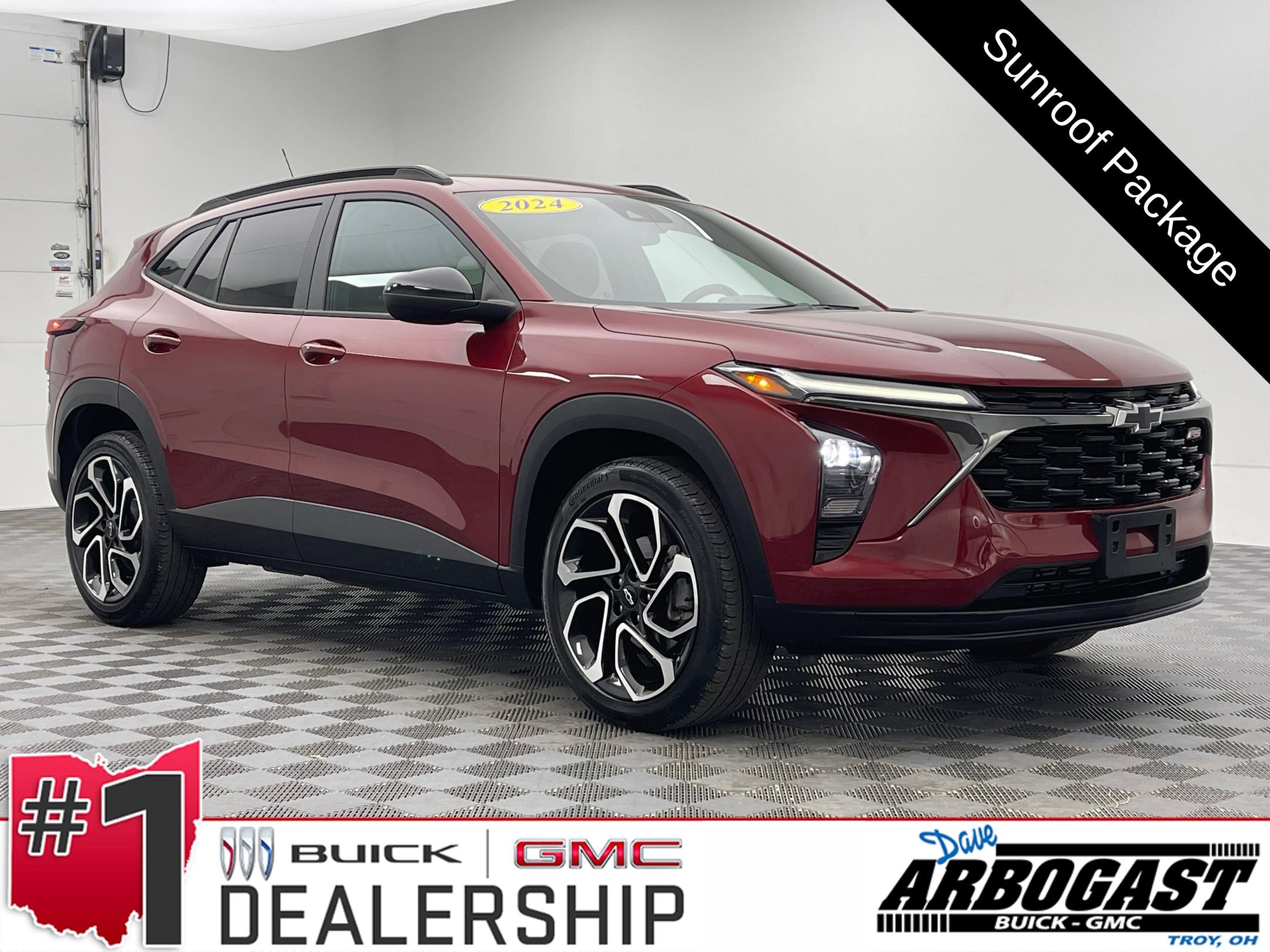 Used 2024 Chevrolet Trax RS w/ Sunroof Package FWD image 1