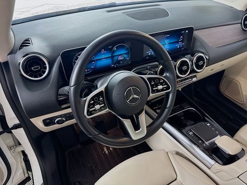 Used 2021 Mercedes-Benz GLA 250 4MATIC image 21