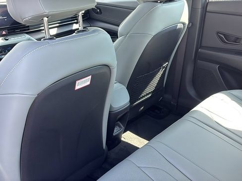 Used 2025 Hyundai Elantra Limited FWD image 30