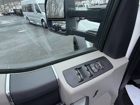 Used 2022 Ford F450 XLT image 9