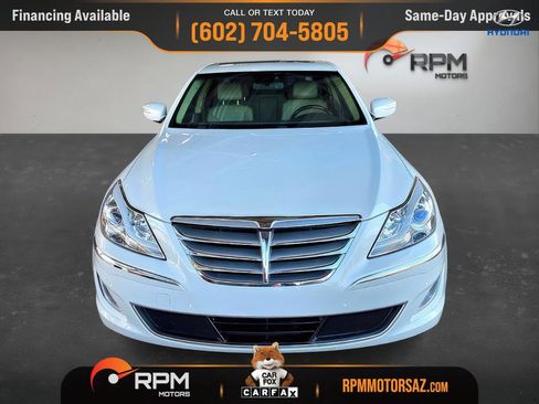 Used 2012 Hyundai Genesis 5.0 image 2