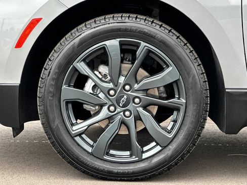 Used 2023 Chevrolet Equinox RS FWD image 36