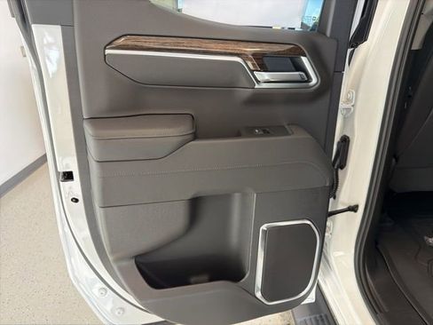 New 2026 GMC Sierra 1500 Elevation image 42