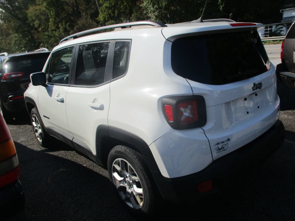 Used 2016 Jeep Renegade Latitude w/ Popular Equipment Group AWD/4WD image 6