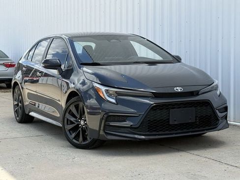 Used 2024 Toyota Corolla SE image 2