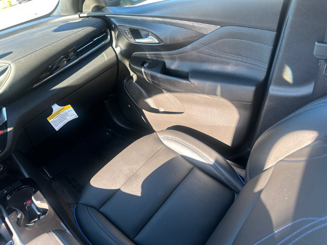 Used 2025 Buick Envista Sport Touring w/ Convenience I Package FWD image 21
