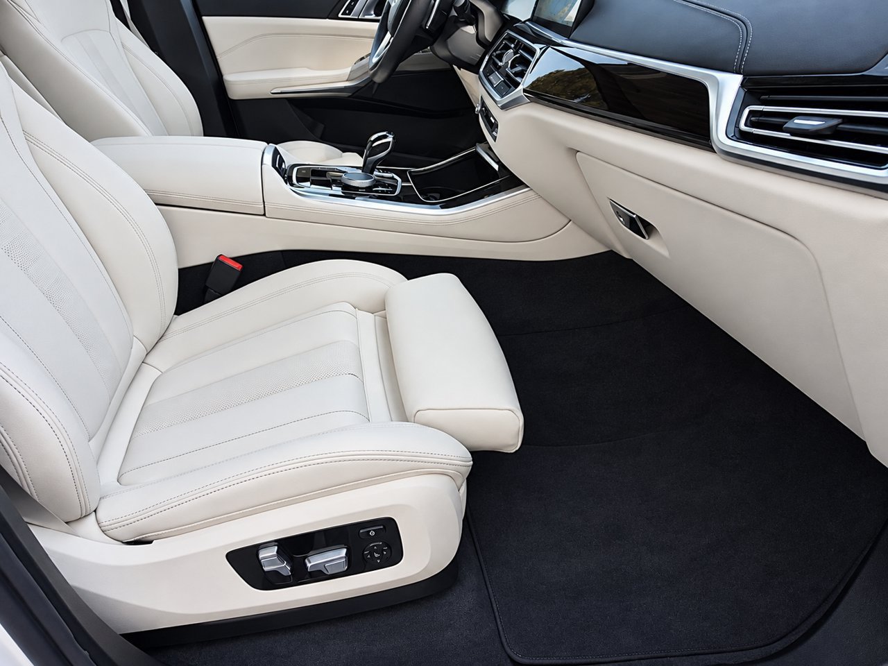 Used 2022 BMW X5 xDrive40i w/ Premium Package AWD/4WD image 36