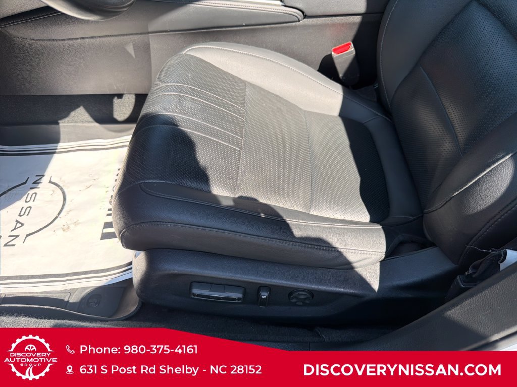 Used 2021 Honda Accord Touring image 13