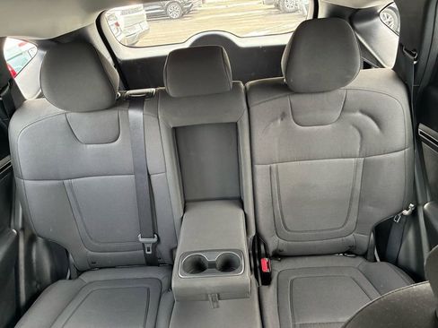 Used 2023 Hyundai Tucson SE image 16