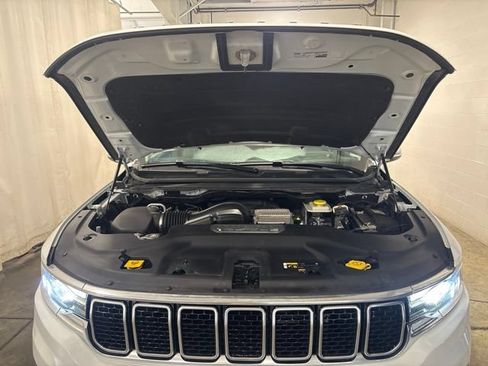 Used 2022 Jeep Wagoneer Series III w/ Premium Group I AWD/4WD image 8