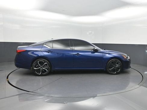 Used 2023 Nissan Altima 2.5 SR w/ SR Premium Package FWD image 33