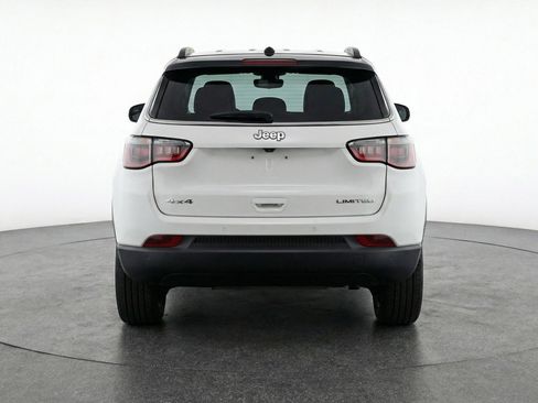 Used 2025 Jeep Compass Limited image 7