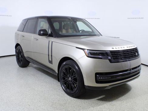 New 2025 Land Rover Range Rover SE image 3