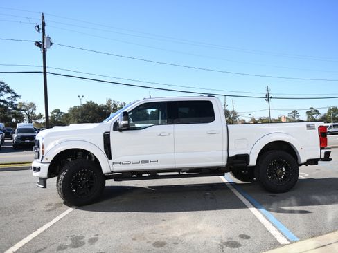New 2026 Ford F250 Lariat w/ Black Appearance Package image 13