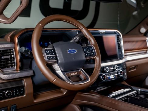 Used 2025 Ford F350 King Ranch w/ Chrome Package image 39