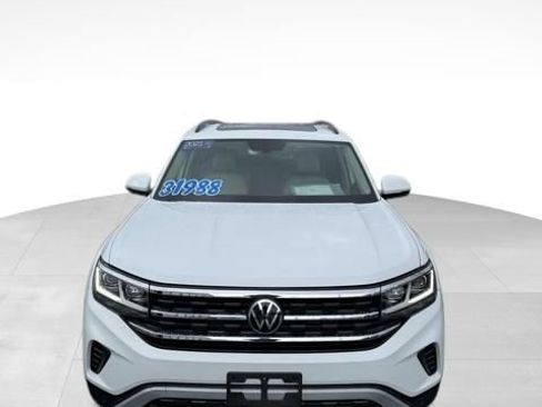 Certified 2021 Volkswagen Atlas SE image 3