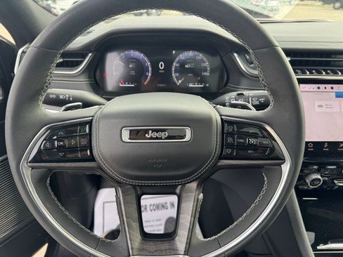 Certified 2023 Jeep Grand Cherokee Overland image 18