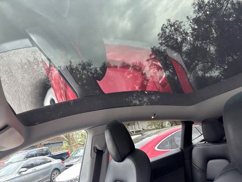 Used 2021 Tesla Model Y Long Range image 13