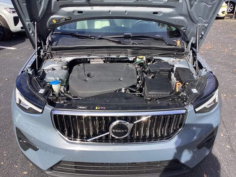 Certified 2023 Volvo XC40 B4 Plus w/ Protection Package Premier image 36