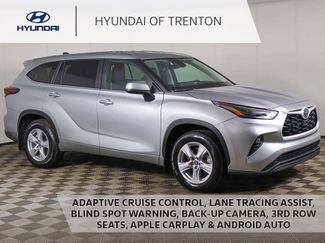 Used 2024 Toyota Highlander LE video 1