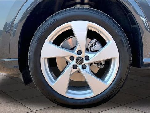 Used 2025 Audi Q5 Premium Plus AWD/4WD image 9