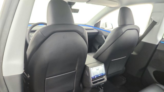 Used 2026 Tesla Model Y 2WD image 41
