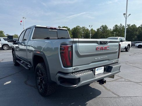 Used 2024 GMC Sierra 2500 AT4 w/ AT4 Preferred Package AWD/4WD image 7