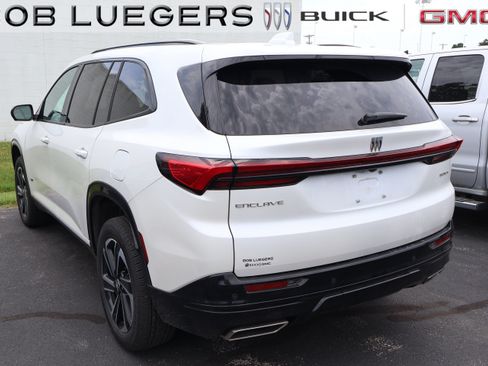 Certified 2025 Buick Enclave Sport Touring FWD image 3