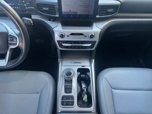 Certified 2021 Ford Explorer XLT w/ Equipment Group 202A image 11