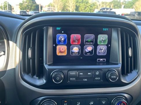 Used 2017 Chevrolet Colorado Z71 AWD/4WD image 27