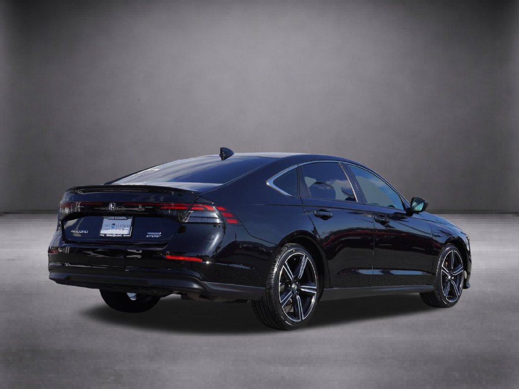 Used 2025 Honda Accord Sport image 4