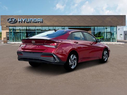 New 2025 Hyundai Elantra Sport image 7