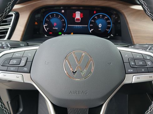 New 2026 Volkswagen Atlas SE FWD image 13