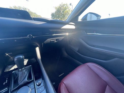 Used 2025 MAZDA MAZDA3 s image 31