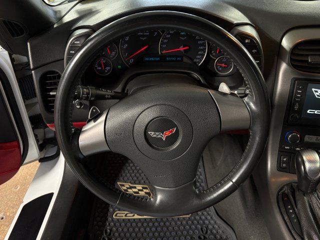 Used 2006 Chevrolet Corvette Coupe w/ Preferred Equipment Group RWD image 9