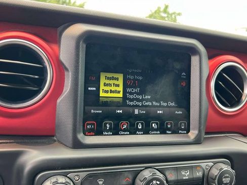 Used 2018 Jeep Wrangler Unlimited Rubicon AWD/4WD image 32